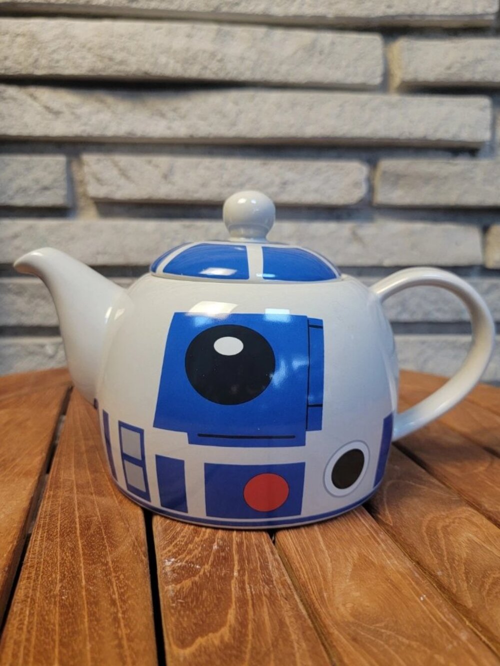 Star Wars R2D2 teapot in pristine condition; Underground Toys; Science Fiction